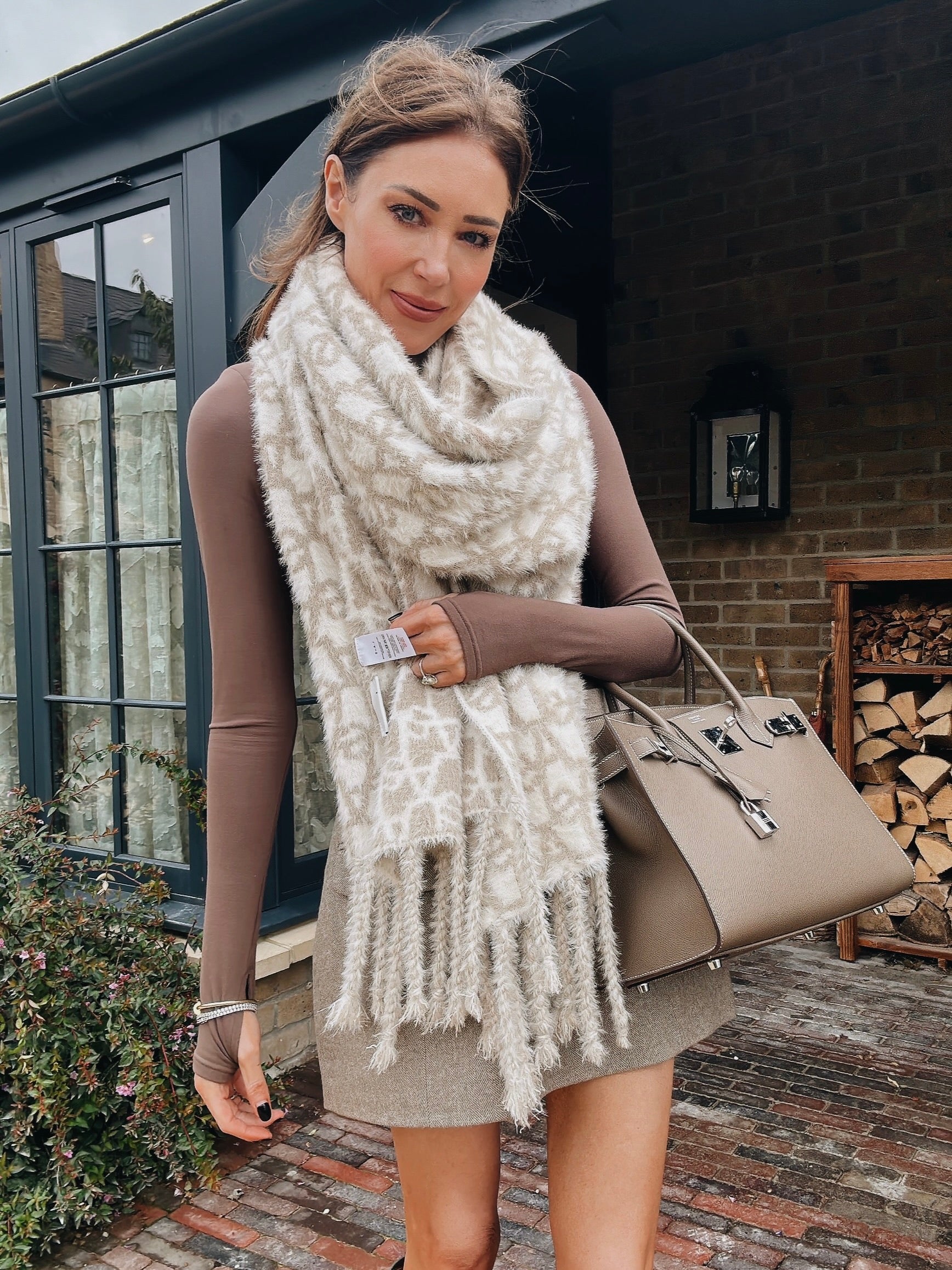'SO LORNA' L.A-S JACQUARD KNITTED SCARF CREAM - Image 4
